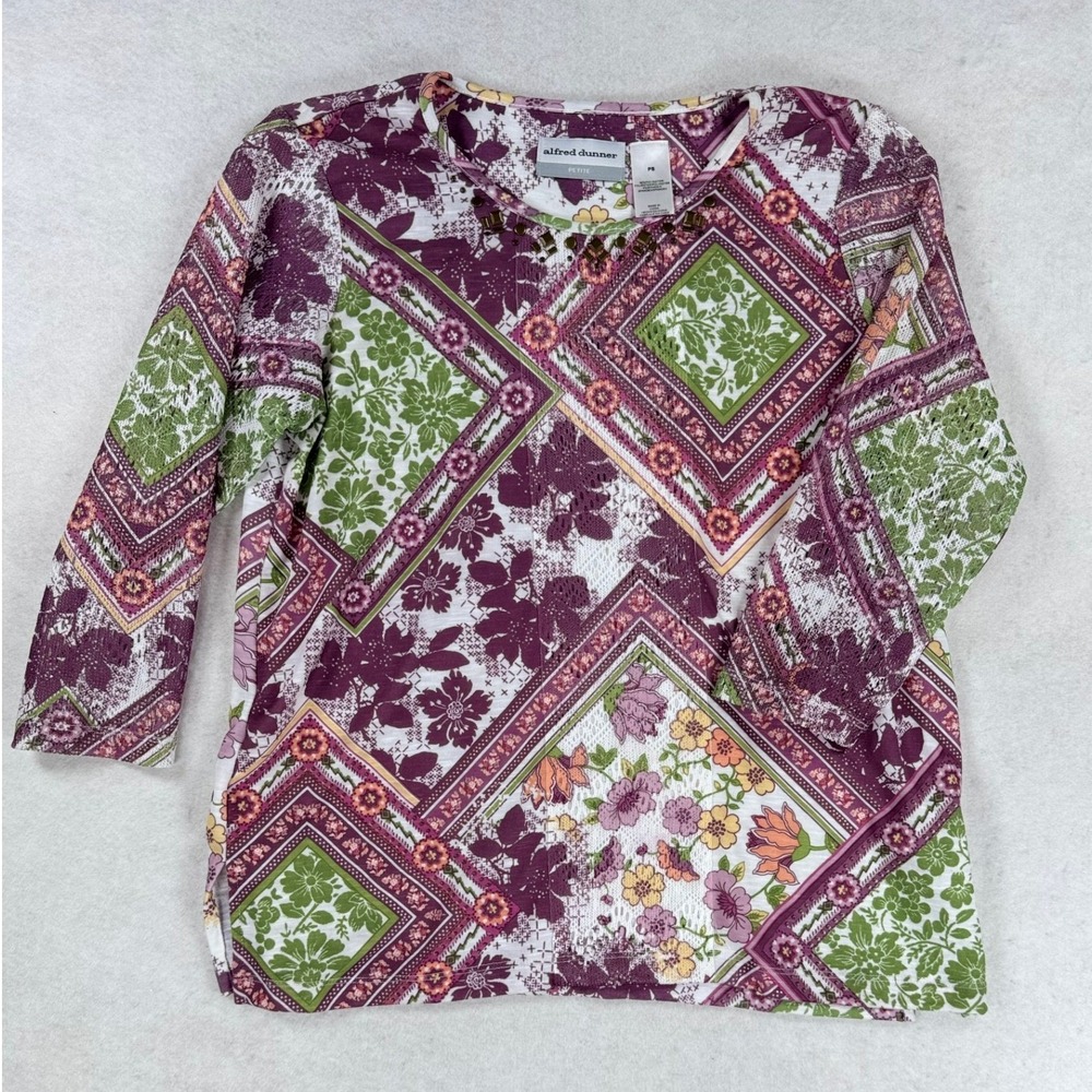 Alfred Dunner Petite Patchwork Floral Embellished Top Purple Green PS 3/4 Sleeve - Picture 1 of 6